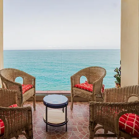 House On The Sea Daire *