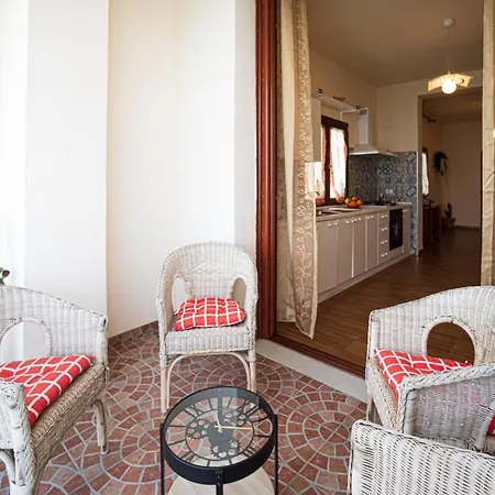 House On The Sea Daire