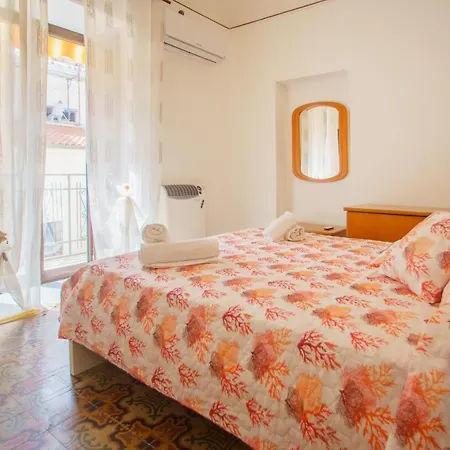 House On The Sea Daire Cefalù