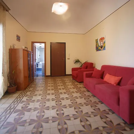 House On The Sea Daire *