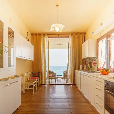 House On The Sea Daire Cefalù